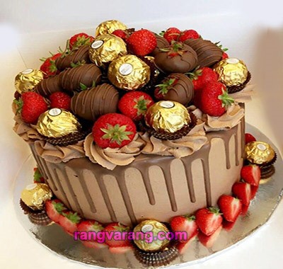 تزیین کیک با شکلات و توت فرنگی