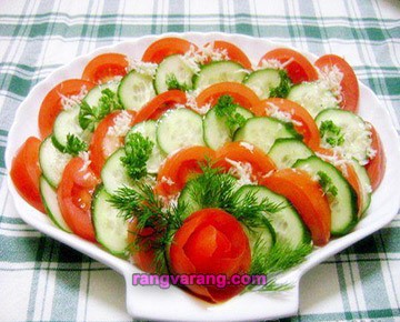 تزیین ساده خیار و گوجه 