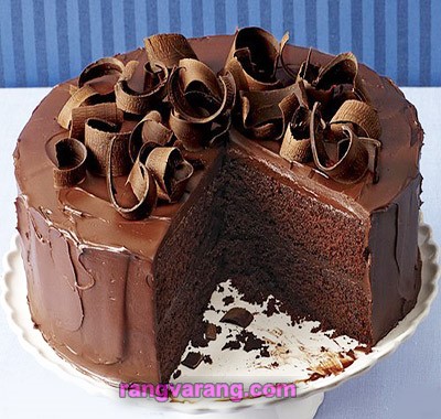 تزیین کیک شکلاتی با شکلات رنده شده